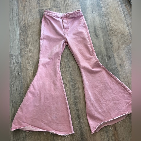 We the Free just float on pink bell bottoms - Picture 9 of 14